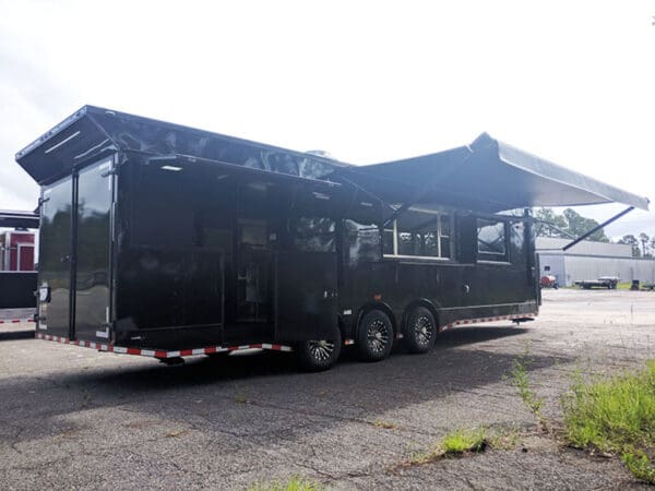 2024 Southern Dimensions 32'- Fully Loaded w/ Smoker & Food Equipment (SDG-502) - Image 4