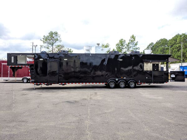 2024 Southern Dimensions 47'- Fully Loaded Gooseneck with smoker Gooseneck-ELIB OLE Hickory Pit (SDG-604) - Image 3