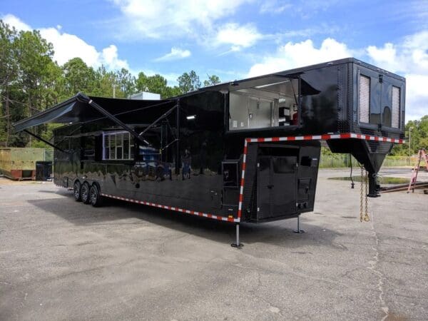 2024 Southern Dimensions 47'- Fully Loaded Gooseneck with smoker Gooseneck-ELIB OLE Hickory Pit (SDG-604) - Image 5