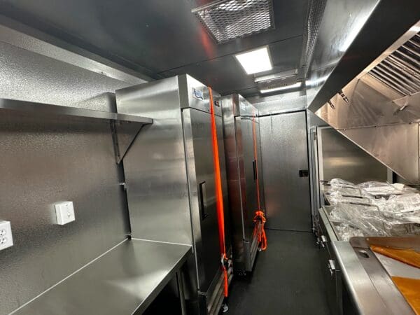 2025 SDG Concession Trailers 8.5X26 Loaded – Restaurant Equipment - Image 8